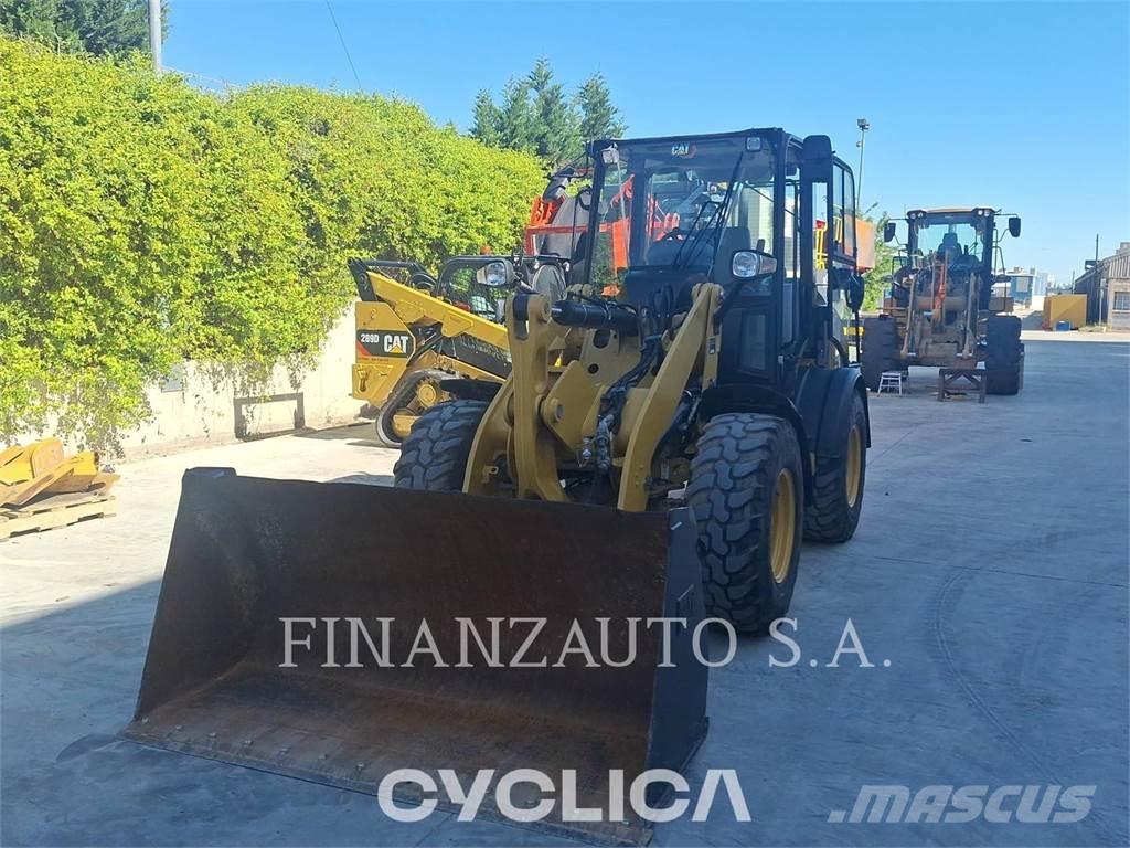 CAT 908M Pale gommate