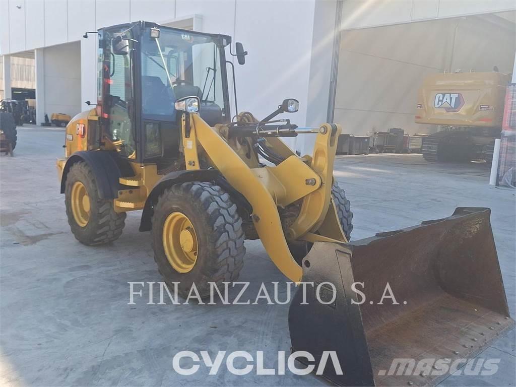 CAT 908M Pale gommate