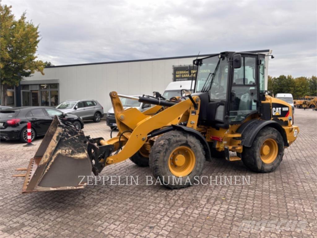 CAT 908M Pale gommate