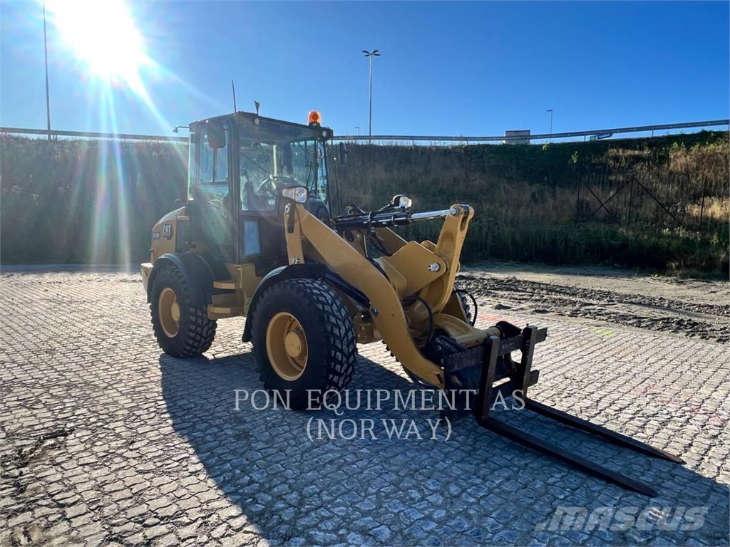 CAT 908M Pale gommate