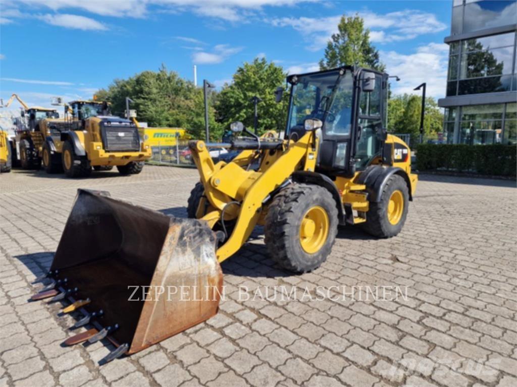 CAT 908M Pale gommate