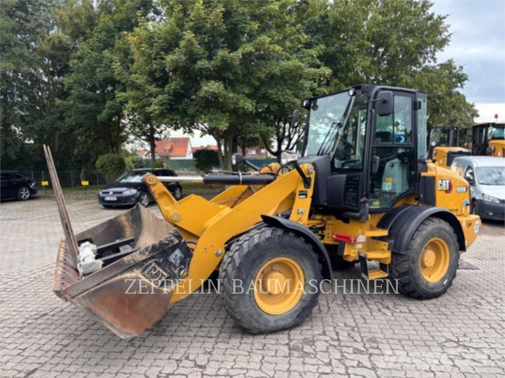 CAT 908M Pale gommate
