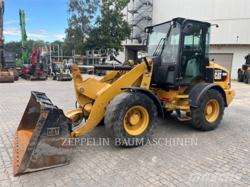 CAT 908M Pale gommate