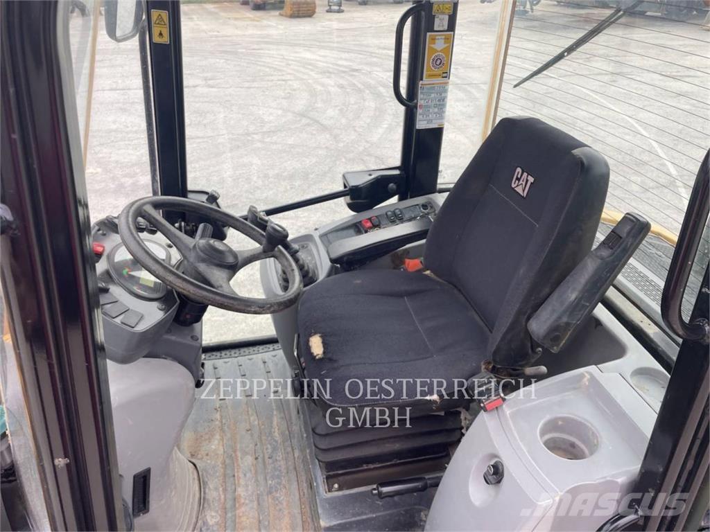 CAT 908M Pale gommate