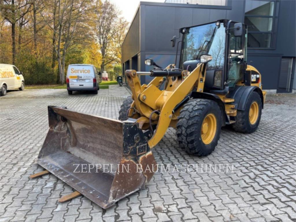 CAT 908M Pale gommate