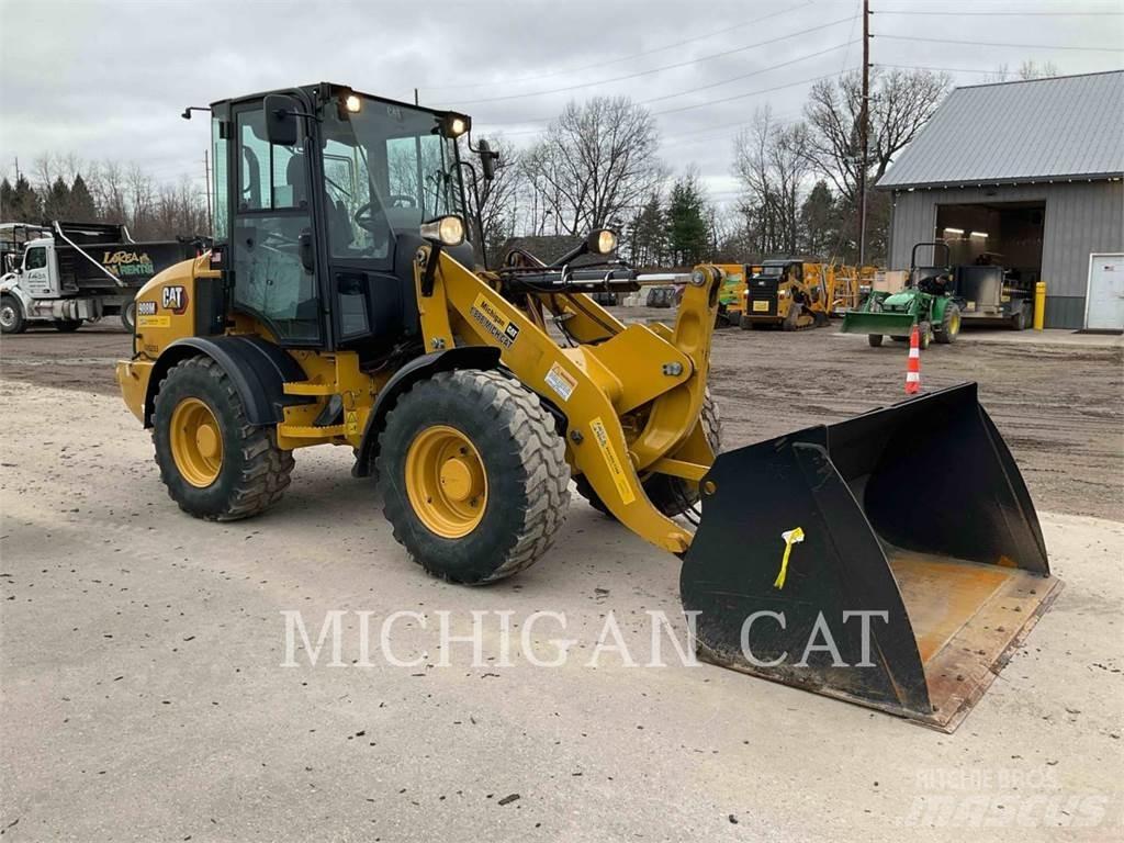 CAT 908M ARW Pale gommate