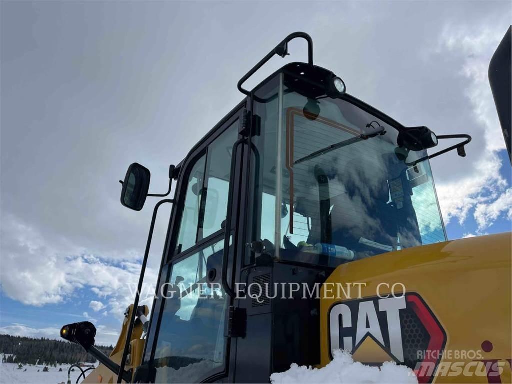 CAT 914 Pale gommate