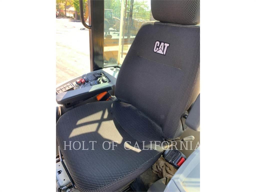 CAT 914 Pale gommate