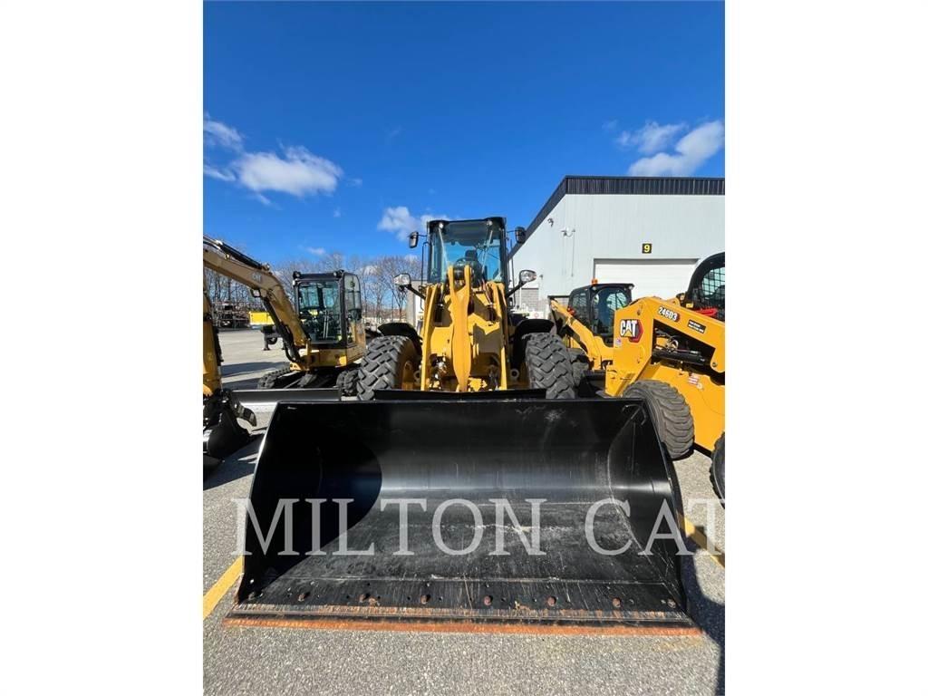 CAT 914 Pale gommate