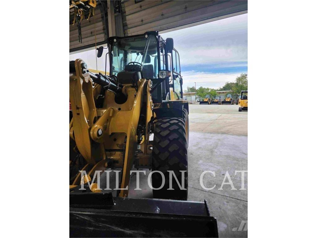 CAT 914 Pale gommate