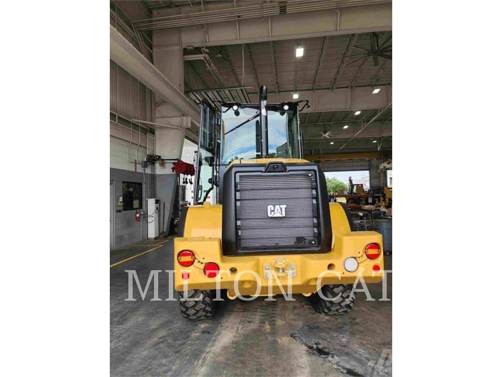 CAT 914 Pale gommate