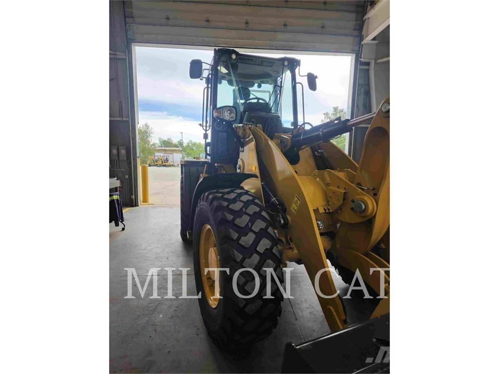 CAT 914 Pale gommate