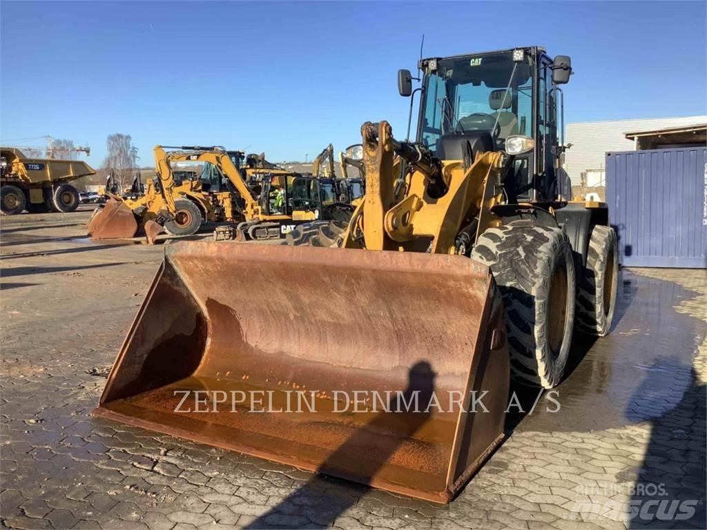 CAT 914K Pale gommate