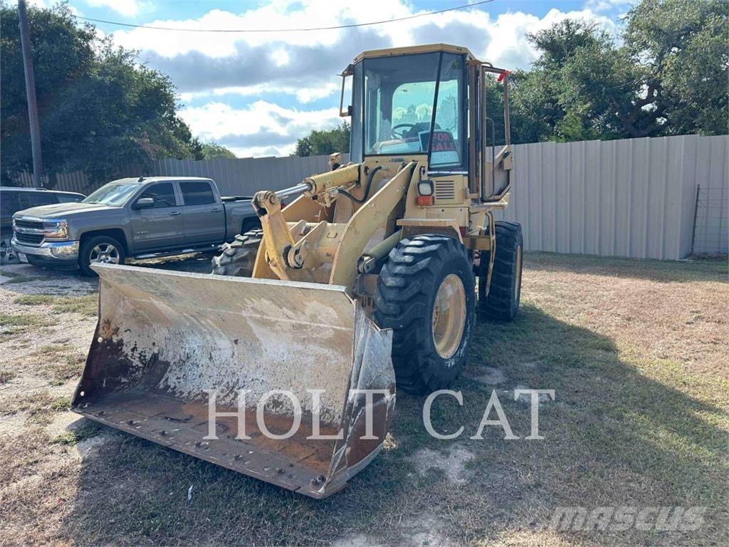 CAT 918F Pale gommate