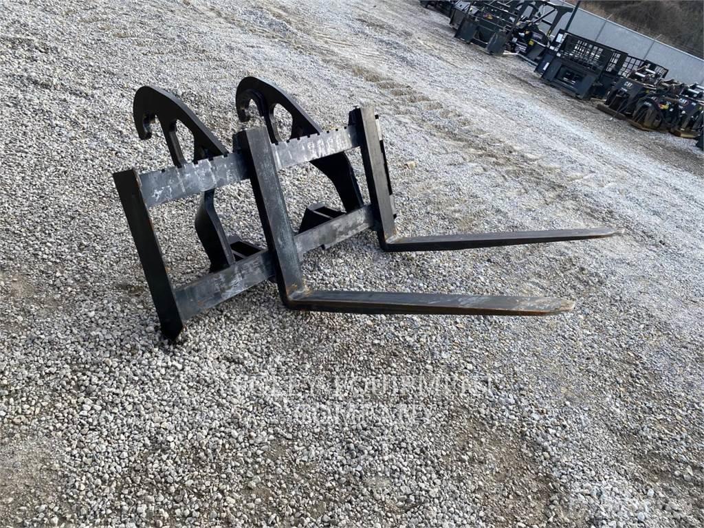 CAT 918M Pale gommate