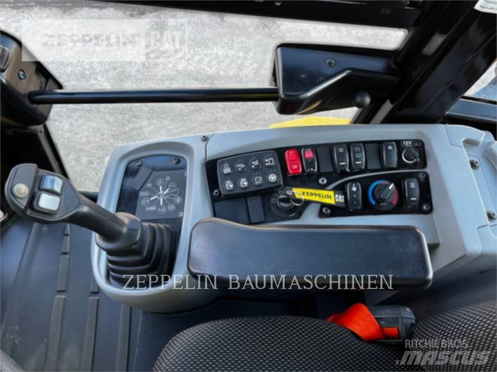 CAT 918M Pale gommate