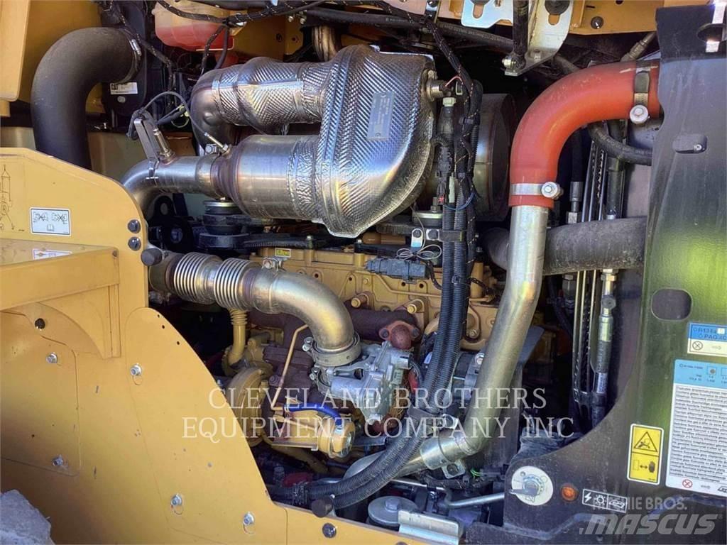 CAT 918M Pale gommate