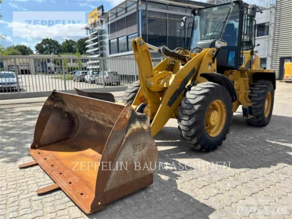 CAT 918M Pale gommate