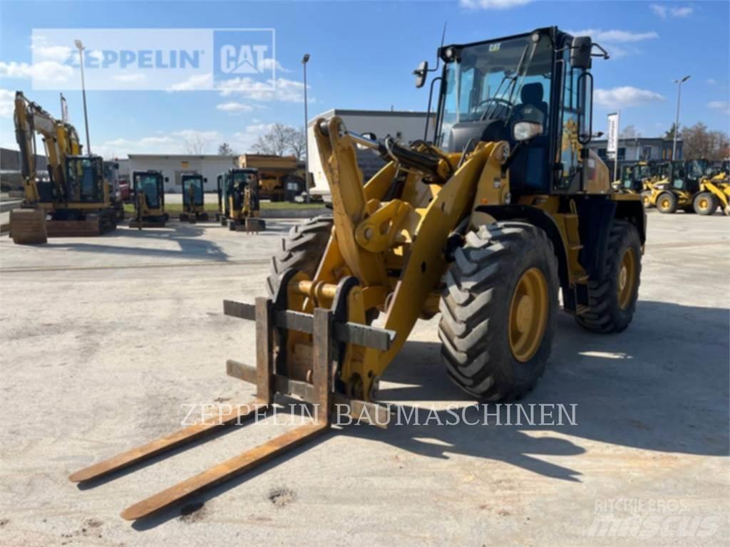 CAT 918M Pale gommate