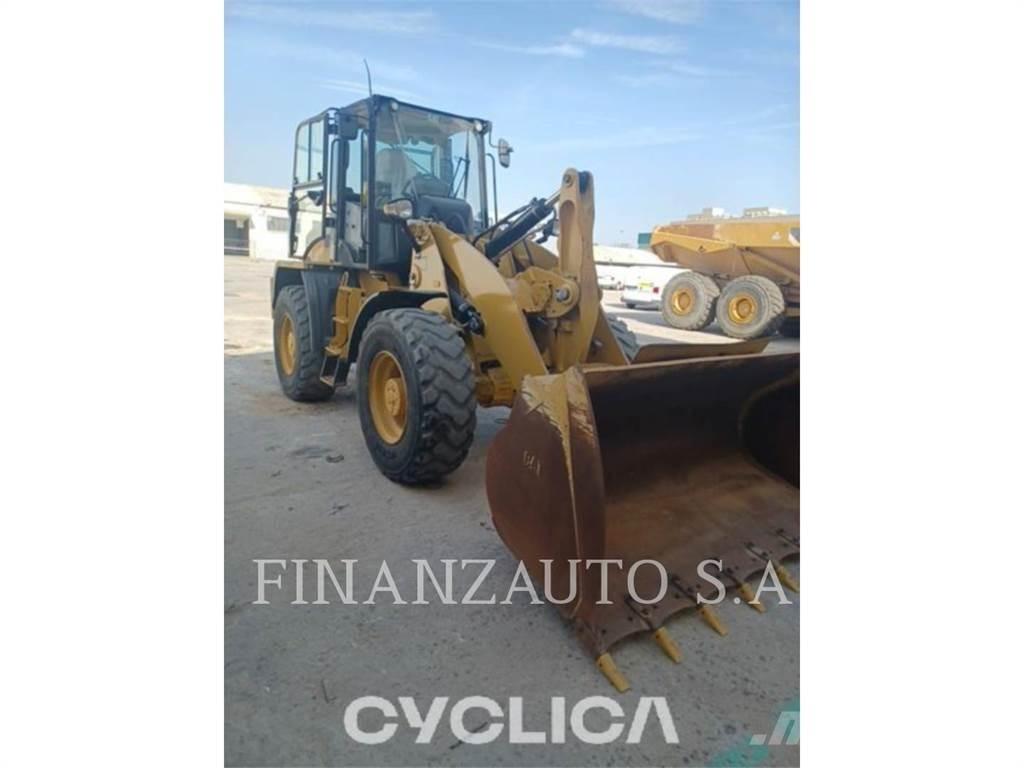 CAT 918M Pale gommate