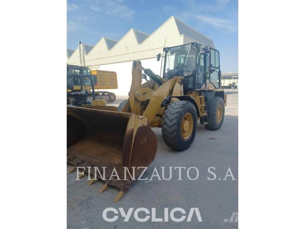 CAT 918M Pale gommate