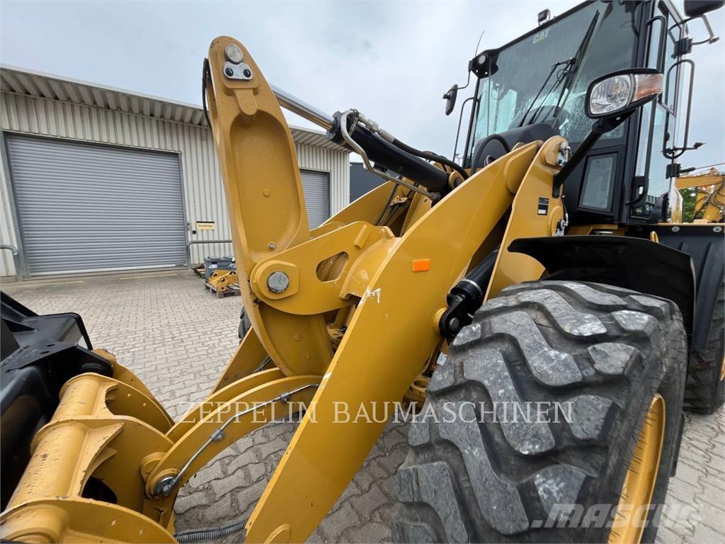 CAT 918M Pale gommate