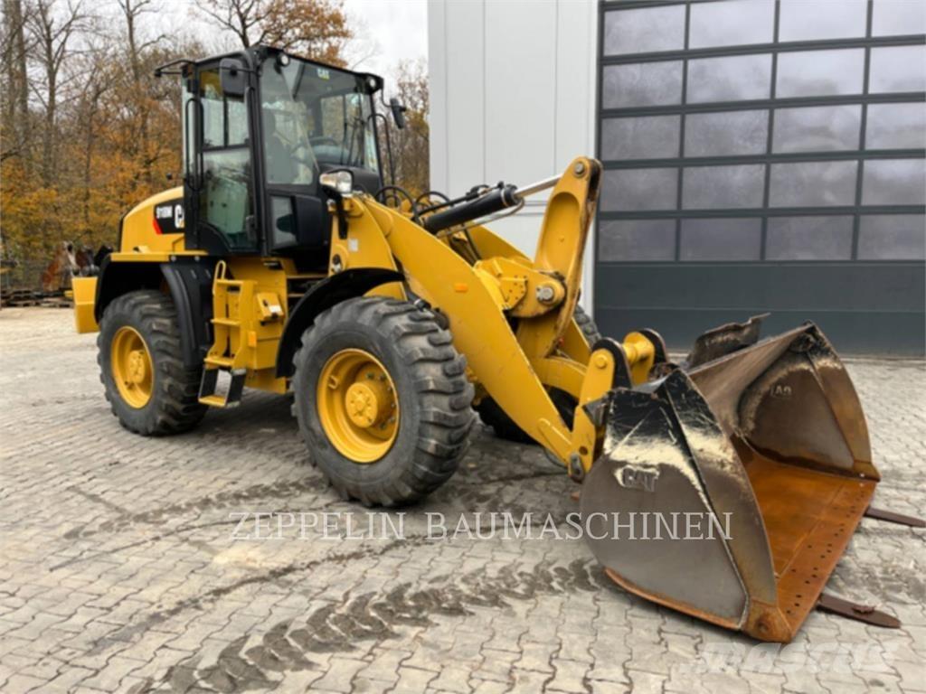 CAT 918M Pale gommate