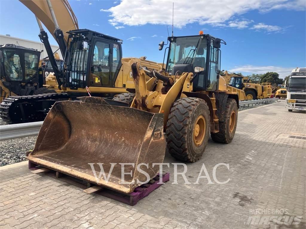 CAT 920K Pale gommate