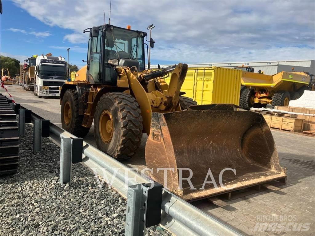 CAT 920K Pale gommate