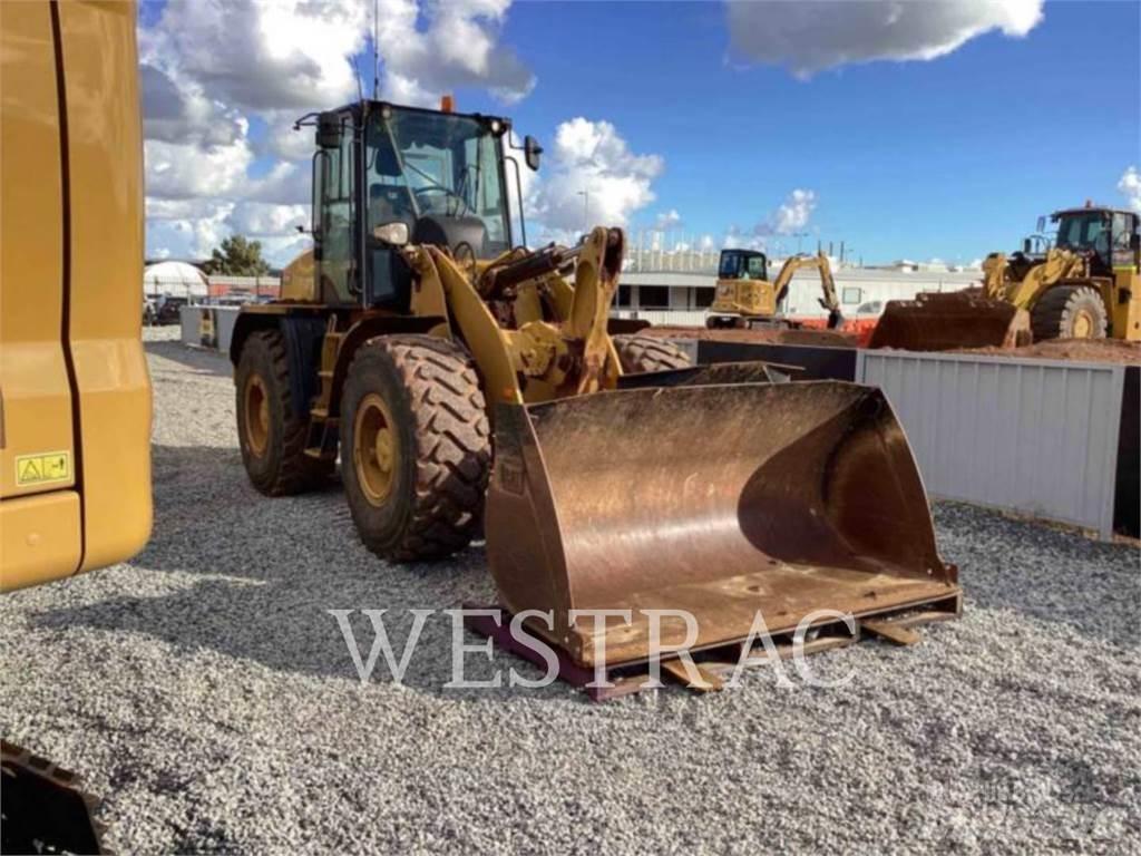 CAT 920K Pale gommate