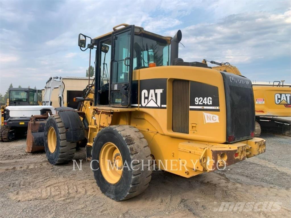 CAT 924G Pale gommate