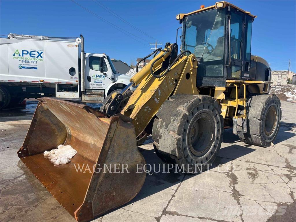 CAT 924G Pale gommate