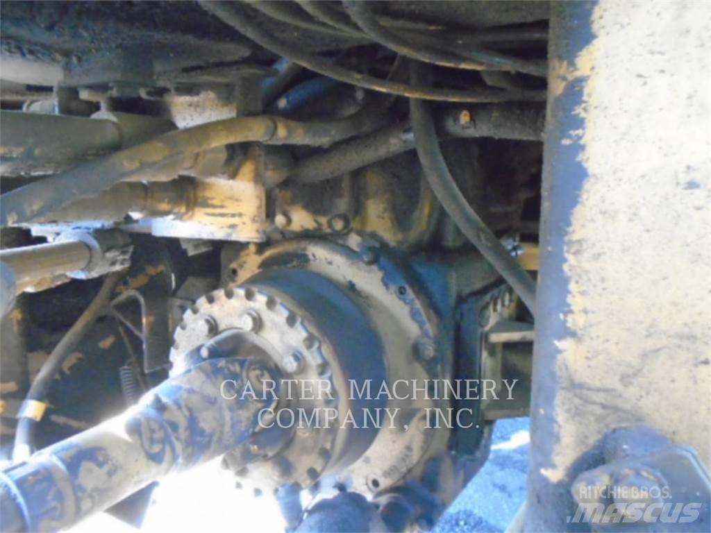 CAT 924GZ Pale gommate