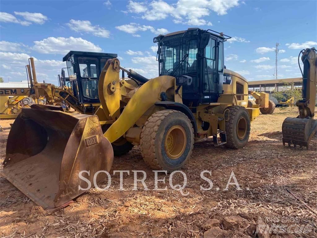 CAT 924K Pale gommate