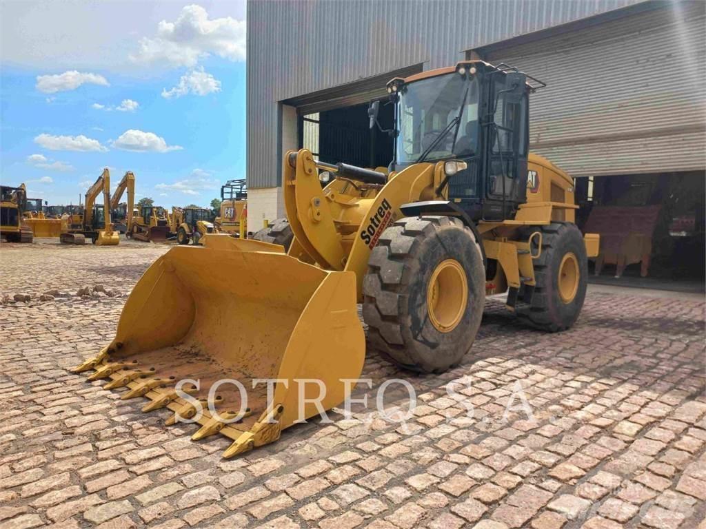 CAT 924K Pale gommate
