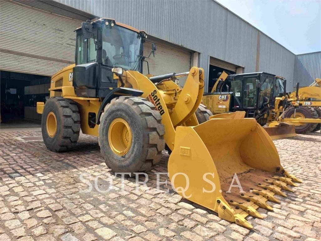 CAT 924K Pale gommate
