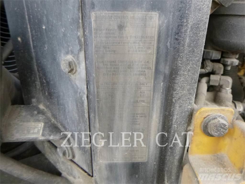 CAT 924K Pale gommate