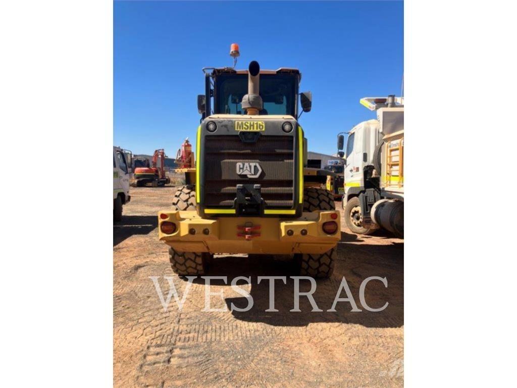 CAT 924K Pale gommate