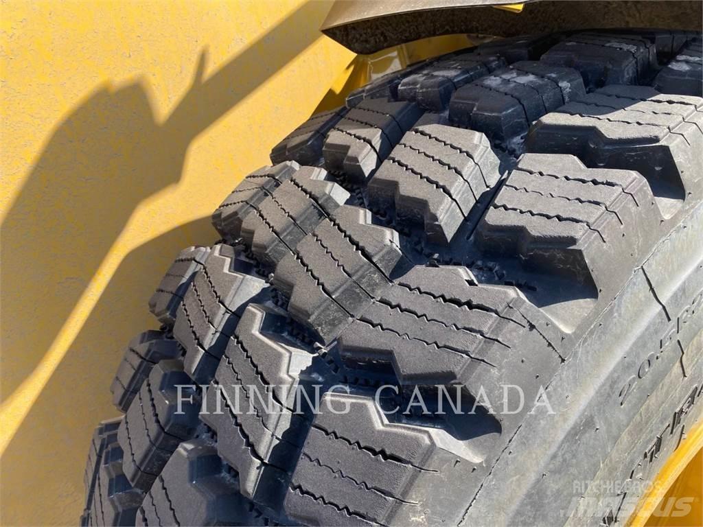 CAT 926-14 Pale gommate