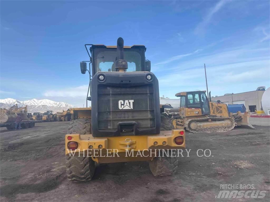 CAT 926 QC Pale gommate