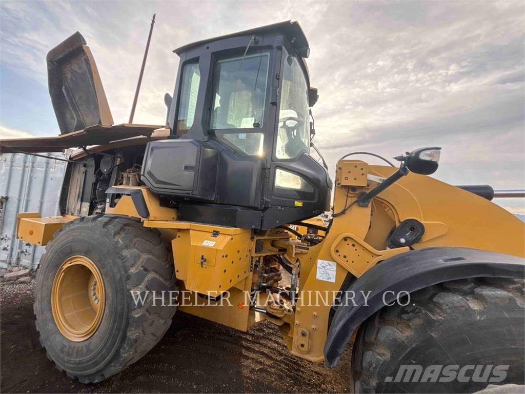 CAT 926 QC Pale gommate