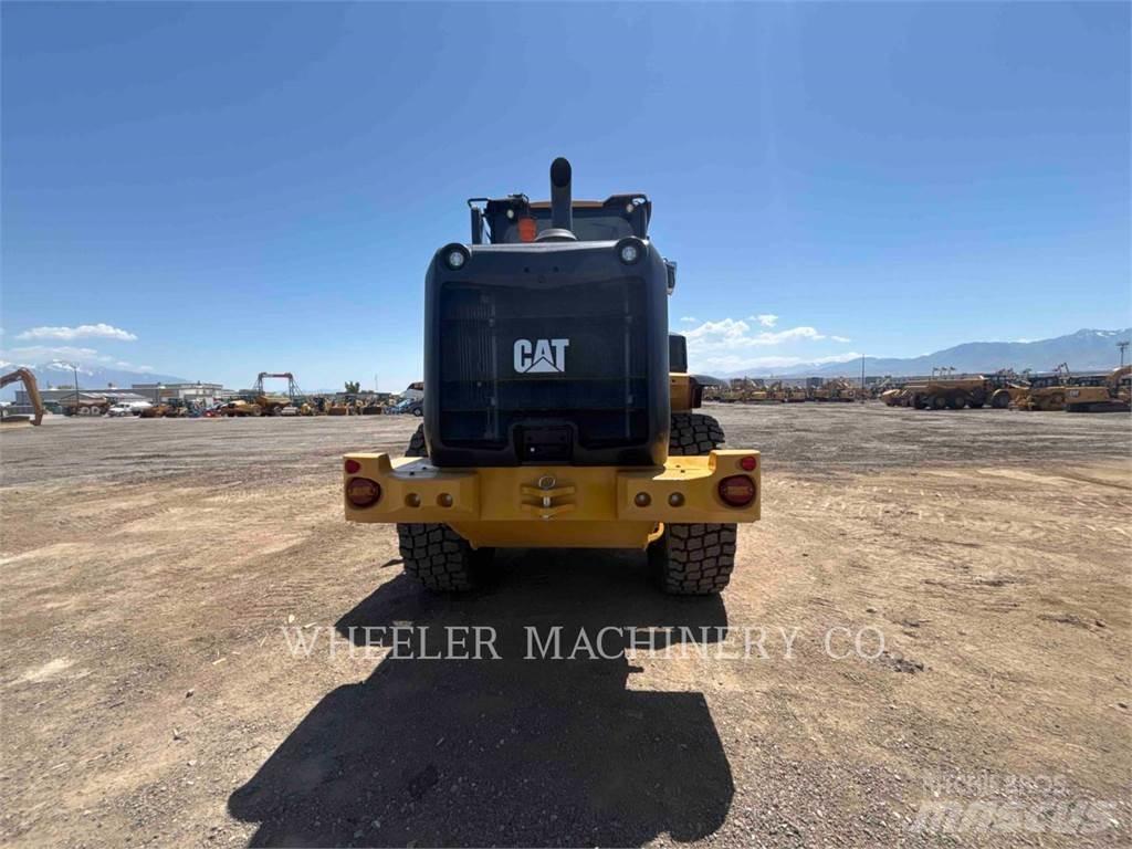 CAT 926 QC 3V Pale gommate