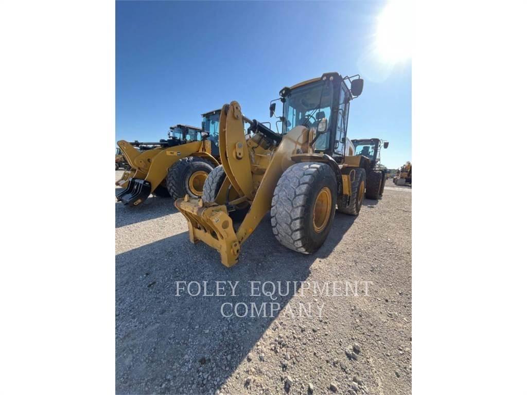 CAT 926M Pale gommate