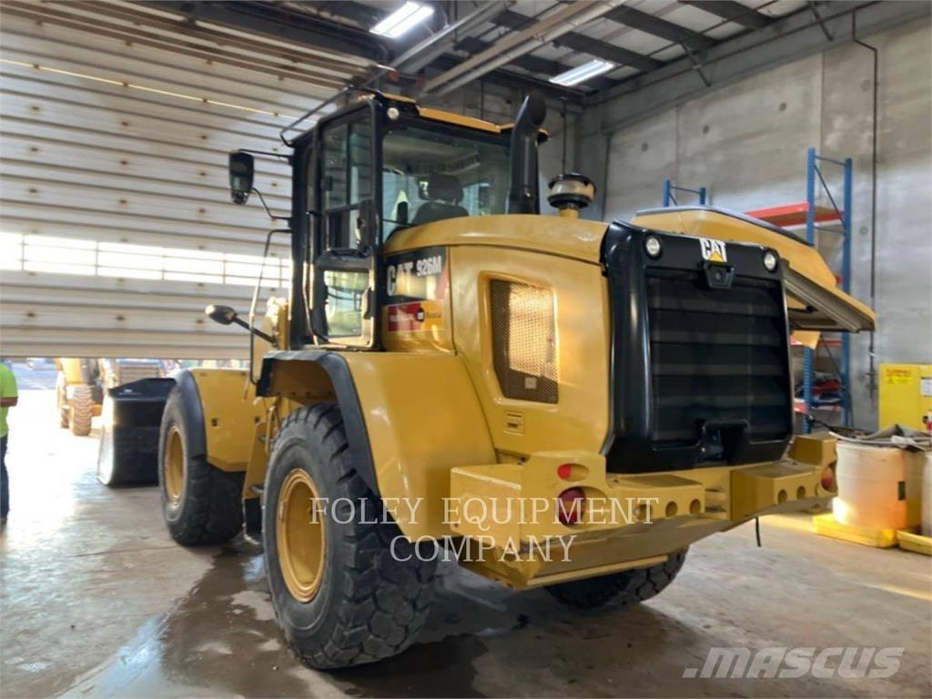 CAT 926M Pale gommate