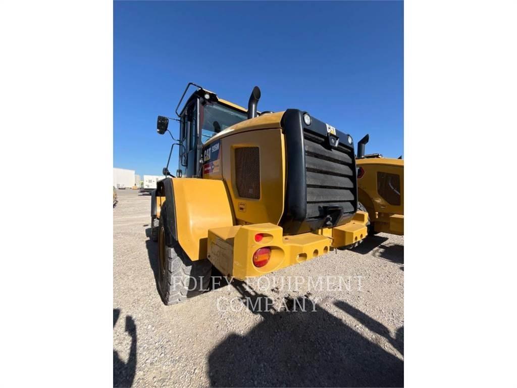 CAT 926M Pale gommate