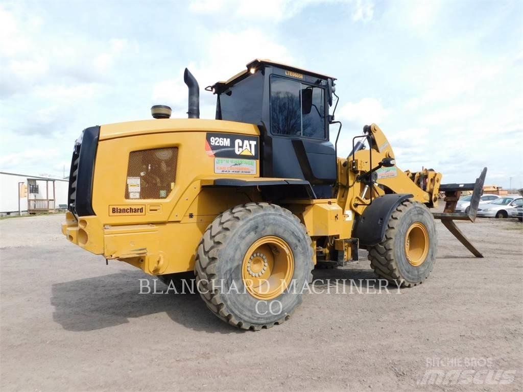 CAT 926M Pale gommate