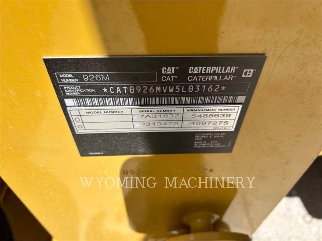 CAT 926M Pale gommate
