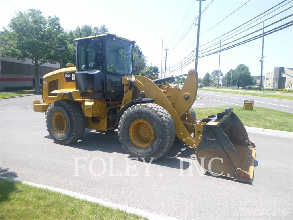 CAT 926M Pale gommate