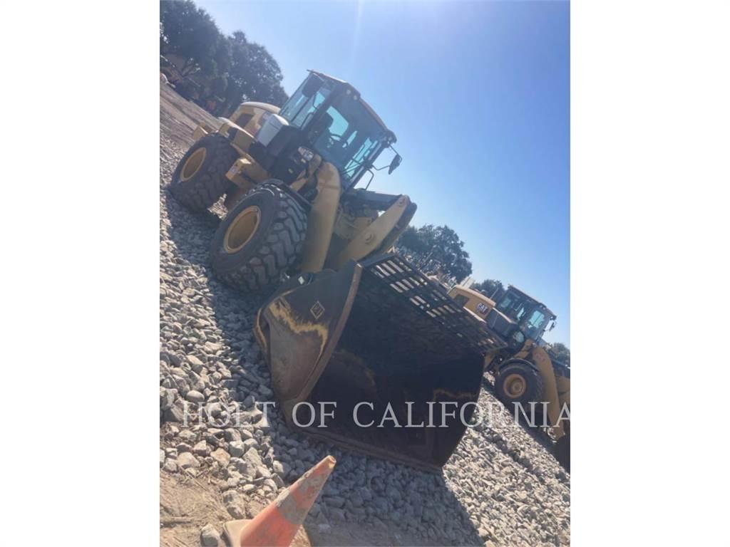 CAT 926M Pale gommate