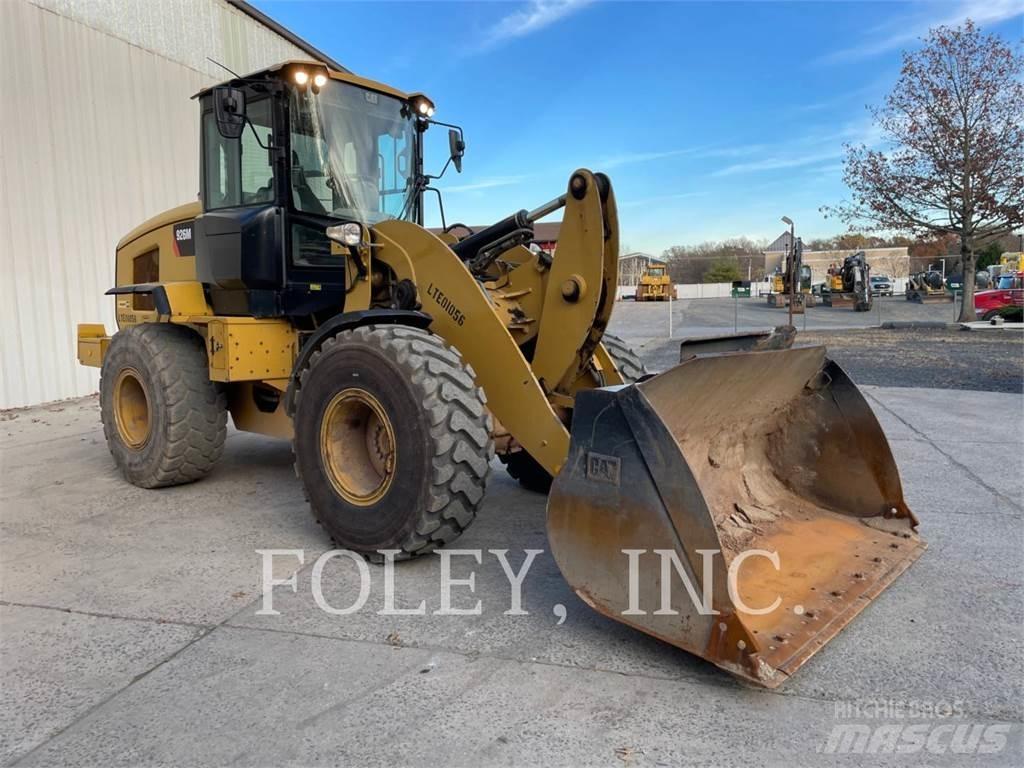 CAT 926M Pale gommate